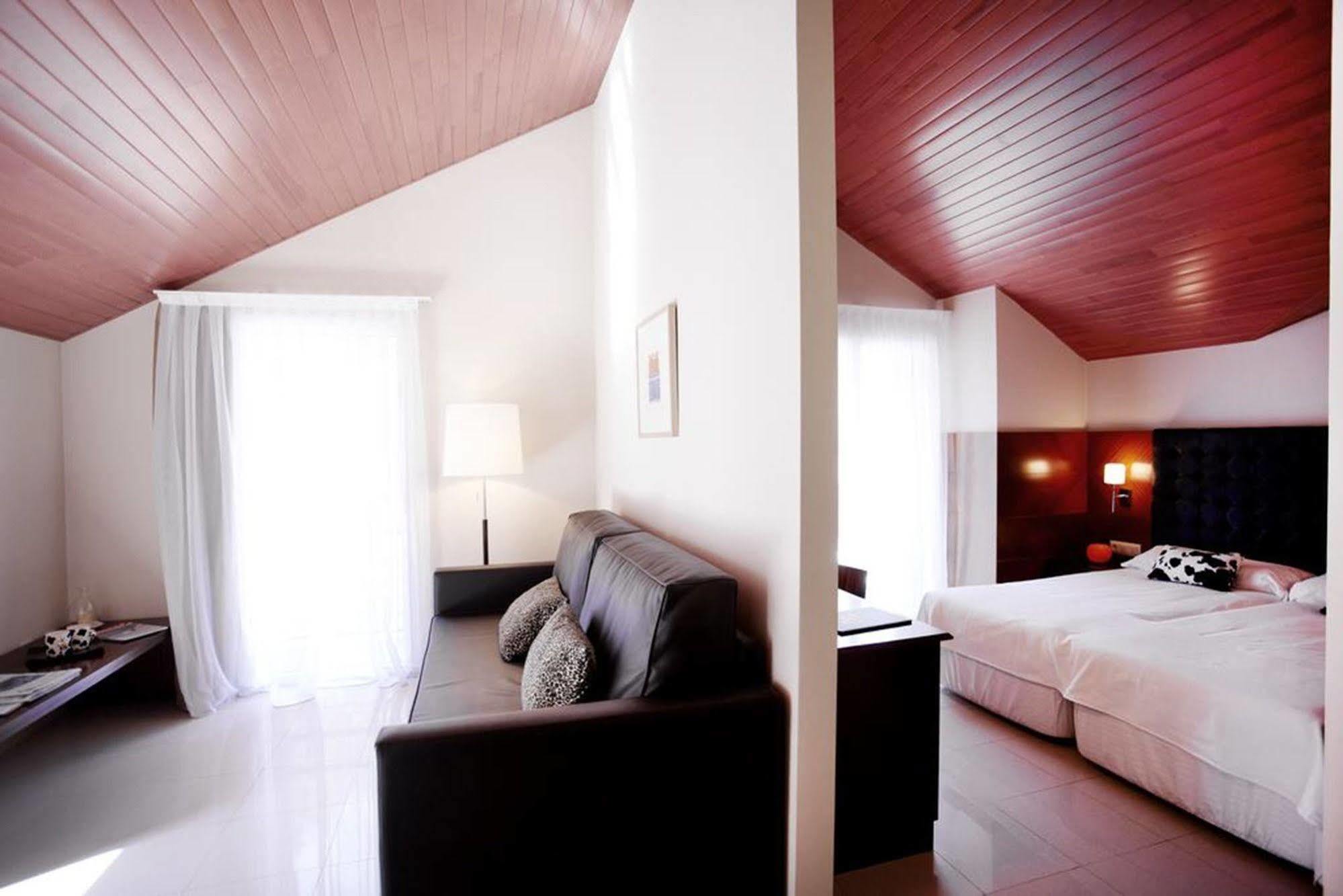 Hotel MU&SPA La Cortinada Zimmer foto